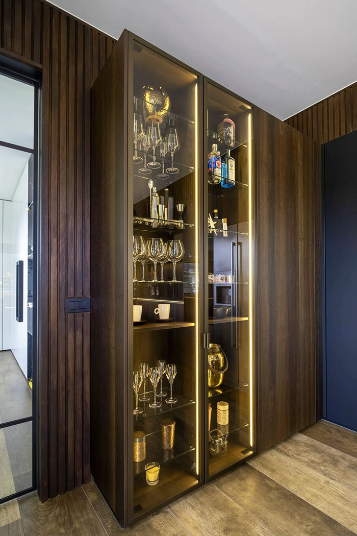 Tủ rượu cánh kính giá rẻ